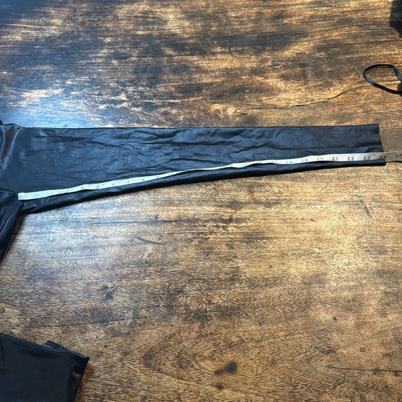 Koral Lustrous High Rise Legging – Black shiny size extra smalll - Picture 8 of 9